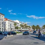 Luxury Studio Apartments Insula