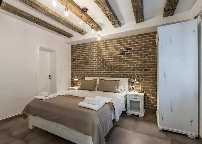 Luxury Studio Apartments Insula